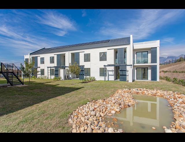 2 BEDROOM APARTMENT FOR SALE IN VAL DE VIE ESTATE